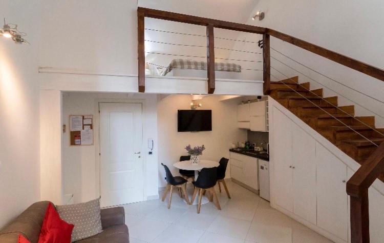 Santi Apostoli House Apartment Neapel